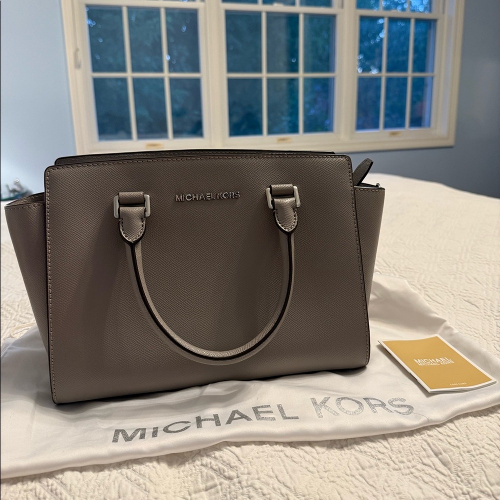 New Michael Kors Purse